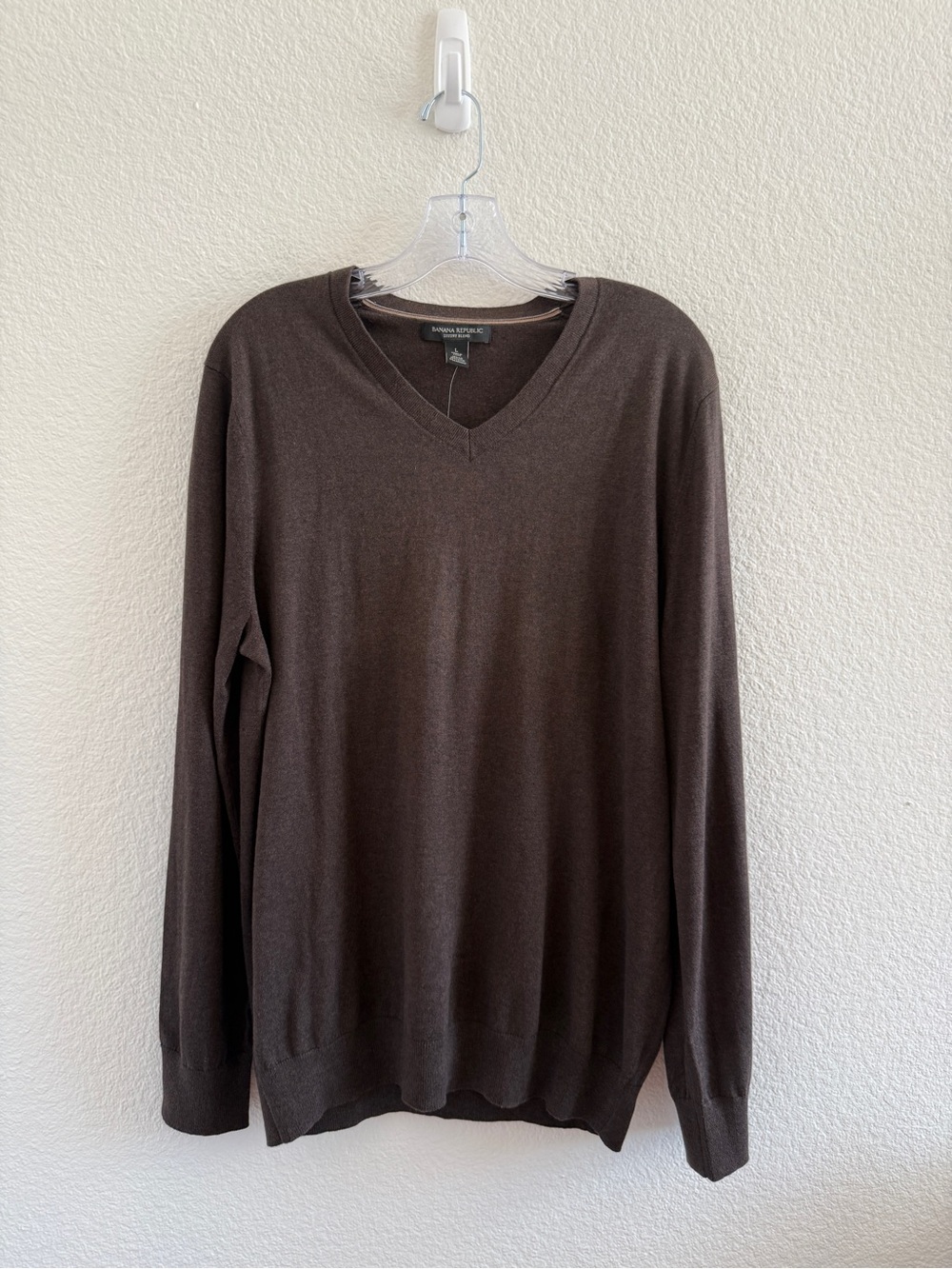Banana Republic Men’s Brown Silk, Cotton & Cashmere Luxury Blend V-Neck Sweater